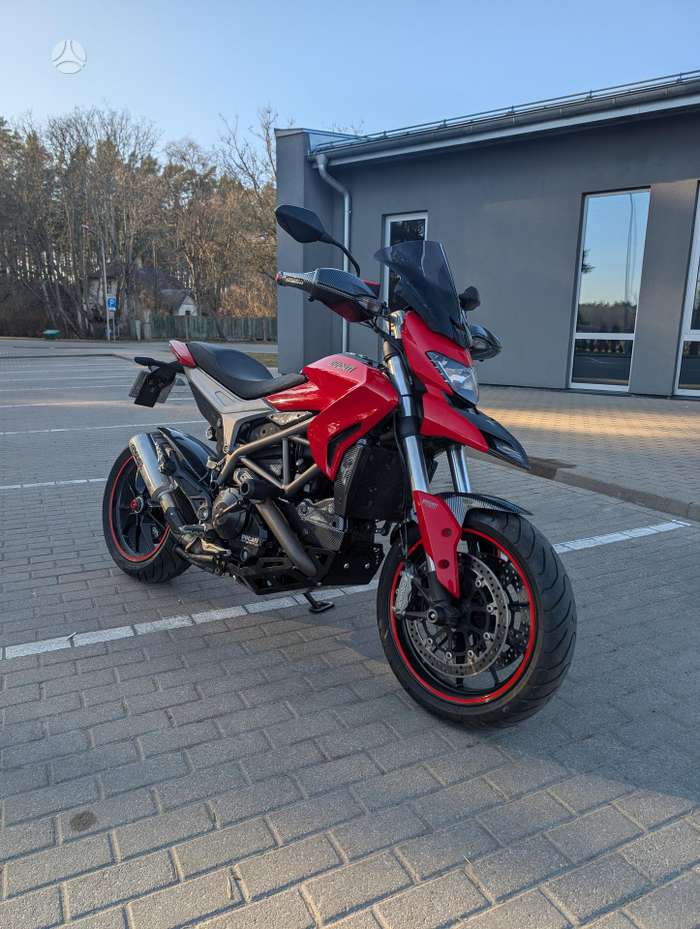 Ducati Hypermotard 821cc, supermoto