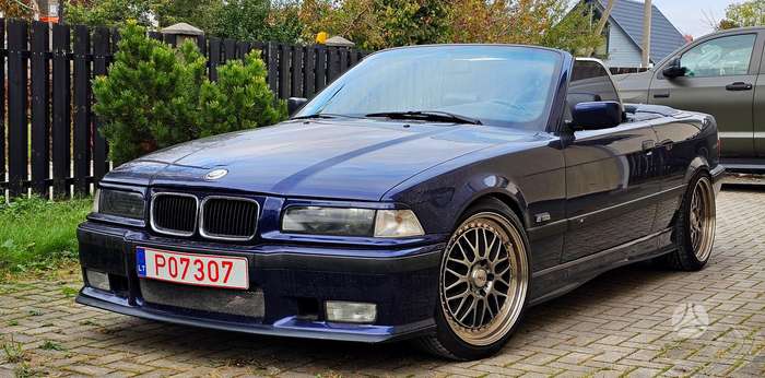 BMW 318, 1.8 l., convertible