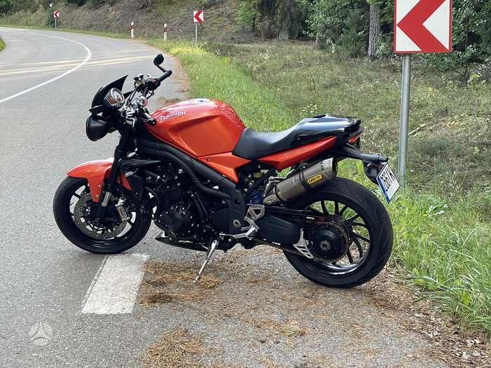 Triumph Speed Triple 1050cc, street / classic