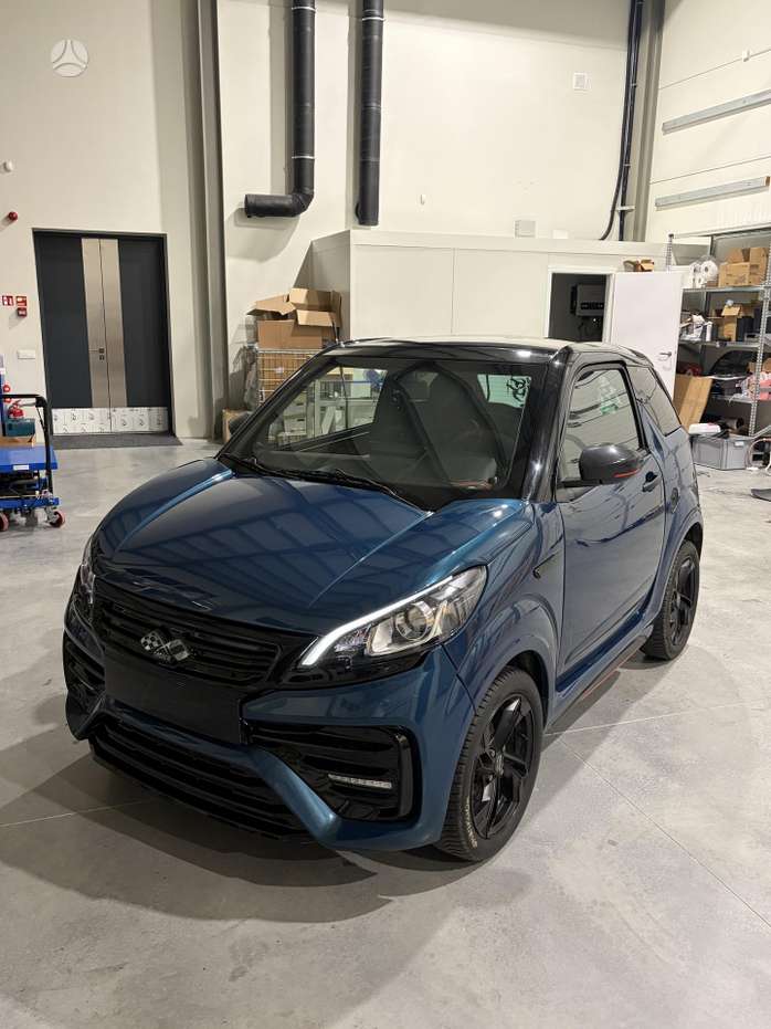 Ligier JS50, 0.5 l., hatchback