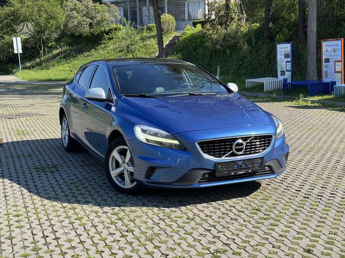 Volvo V40, 2.0 l., hatchback