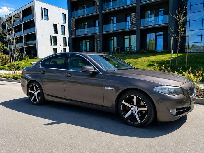 BMW 520, 2.0 l., Седан
