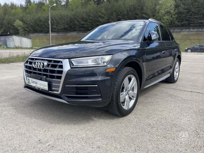 Audi Q5, 2.0 l., off-road / crossover