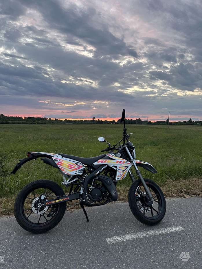 Rieju MRT 50 50cc, supermoto