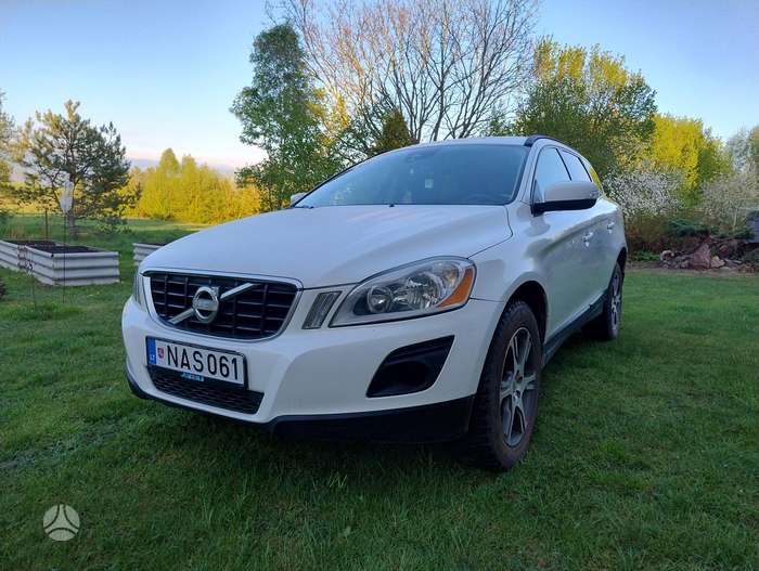 Volvo XC60, 2.4 l., off-road / crossover