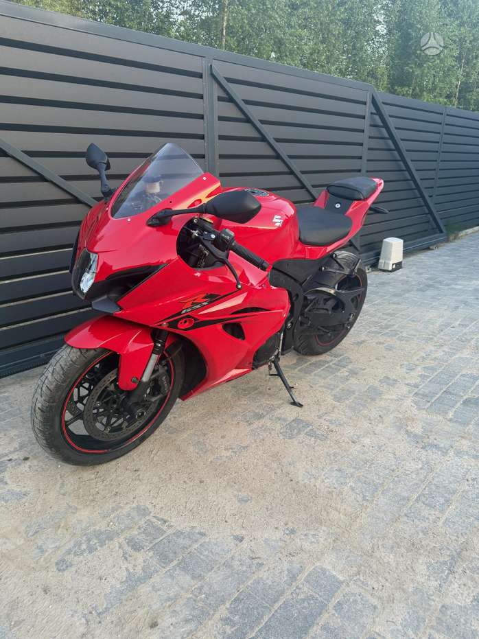 Suzuki GSX-R 1000cc, superbikes