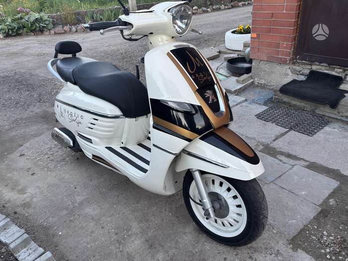 Peugeot Django Evasion, scooters / mopeds