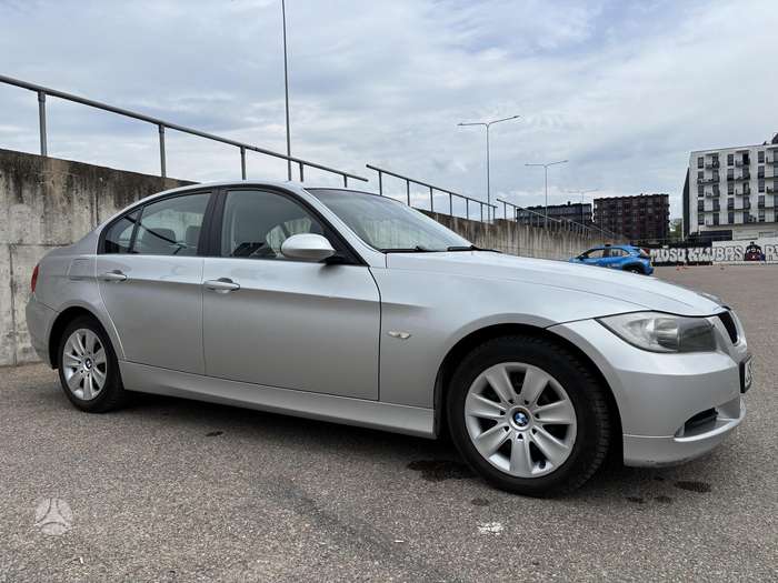 BMW 318, 2.0 l., Седан