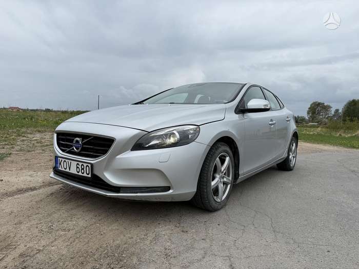 Volvo V40, 2.0 l., hatchback
