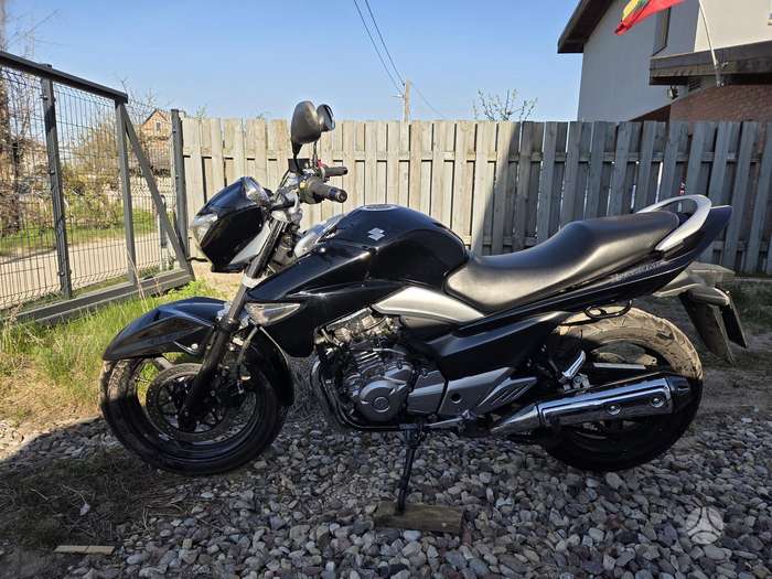 Suzuki Inazuma 250cc, street / classic