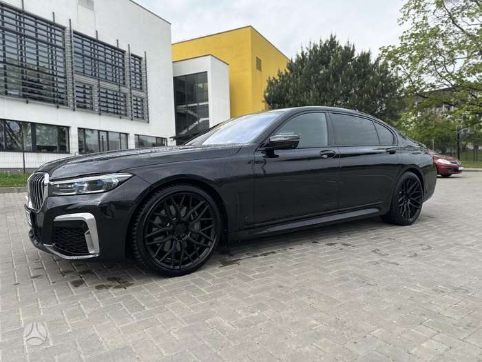 BMW 750, 4.4 l., Седан
