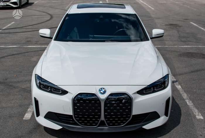 BMW i4, 70 kWh, hatchback
