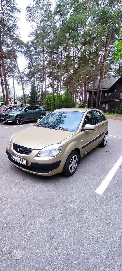 Kia Rio, 1.4 l., hatchback