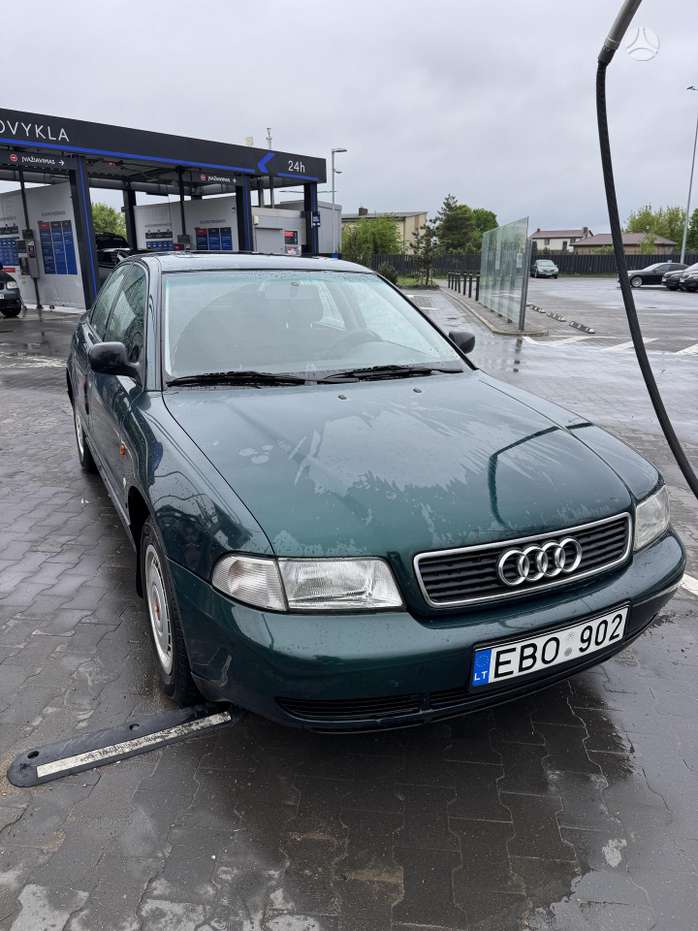Audi A4, 1.6 l., Седан