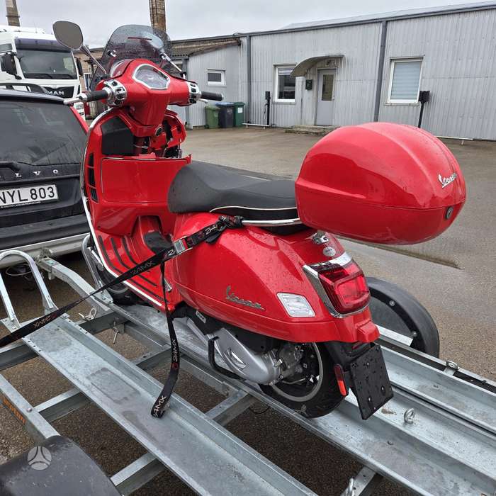 Piaggio Vespa 125cc, scooters / mopeds