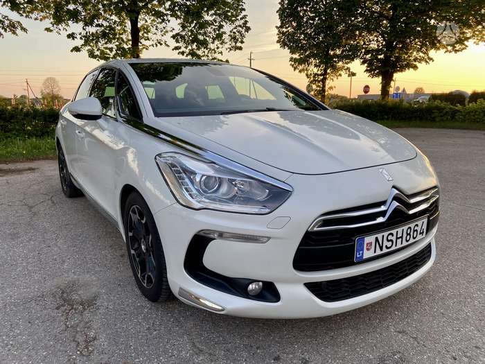 Citroen DS5, 1.6 l., hatchback