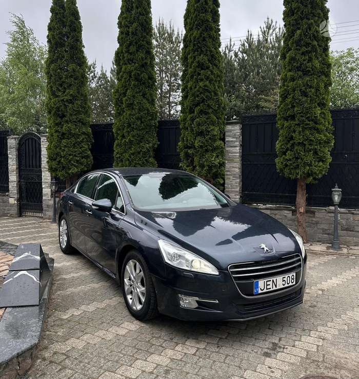 Peugeot 508, Седан
