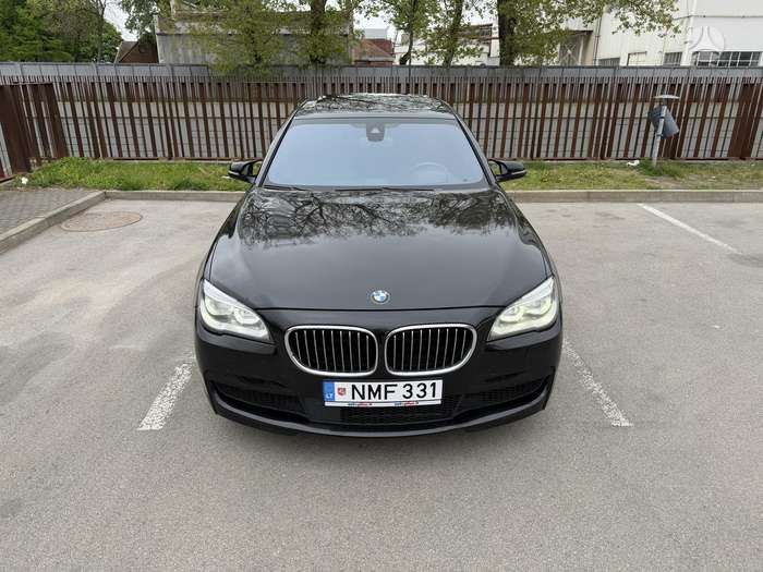BMW 750, 4.4 l., Лимузин