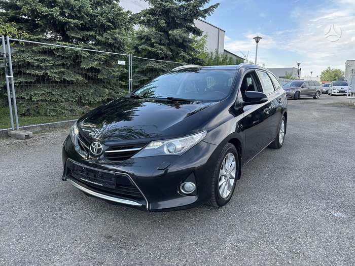 Toyota Auris, 1.6 l., Универсал