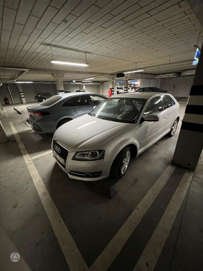 Audi A3, 1.6 l., hatchback