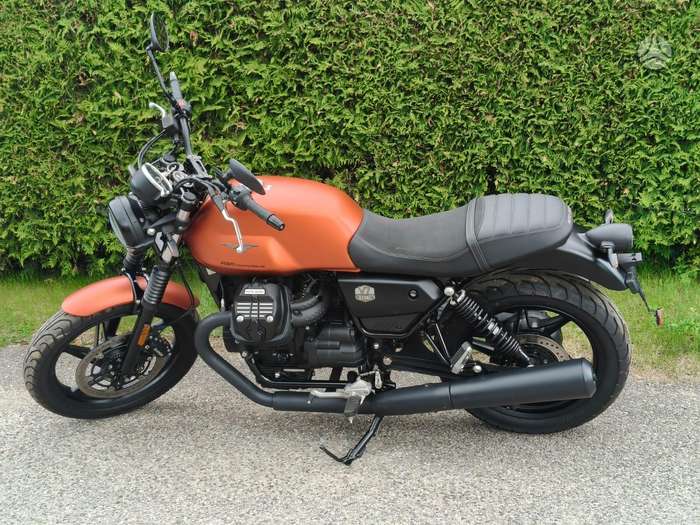 Moto Guzzi V7 853cc, street / classic