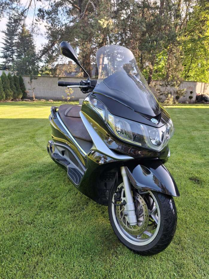 Piaggio X10 330cc, scooters / mopeds