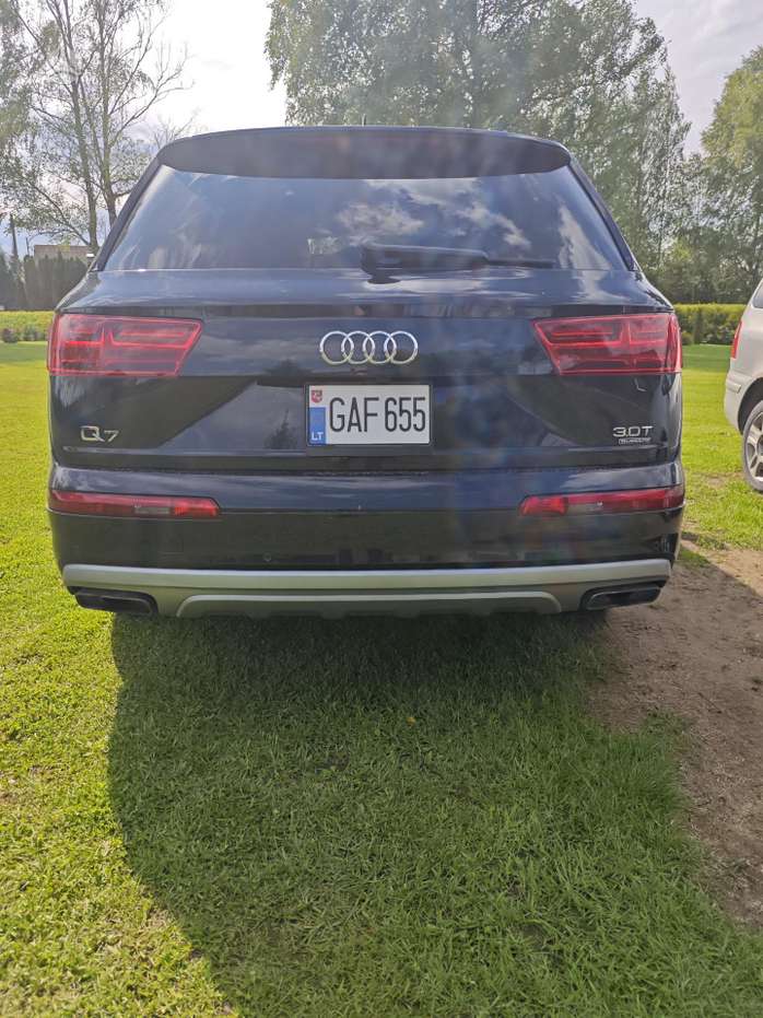 Audi Q7, 3.0 l., off-road / crossover