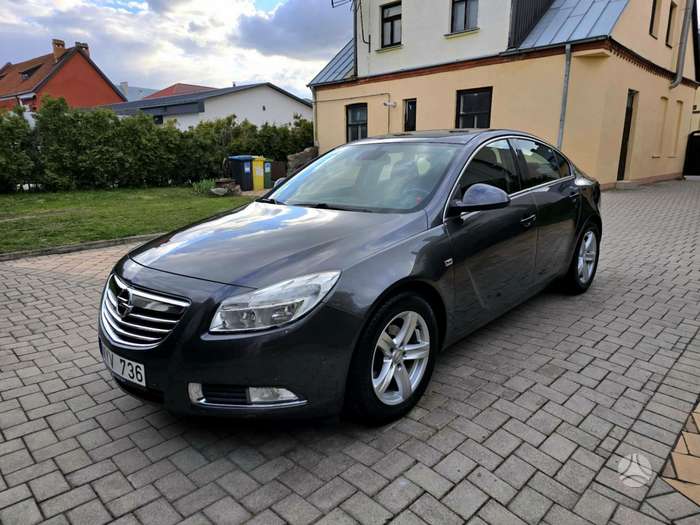 Opel Insignia, 2.0 l., Седан