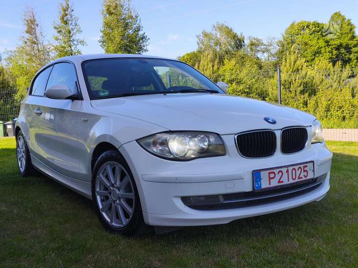 BMW 120, 2.0 l., hatchback