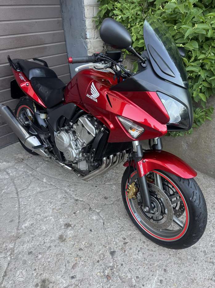 Honda CBF 600cc, street / classic