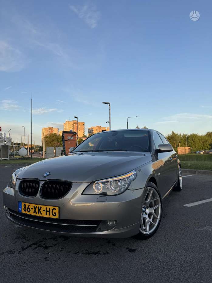 BMW 525, 2.5 l., Седан