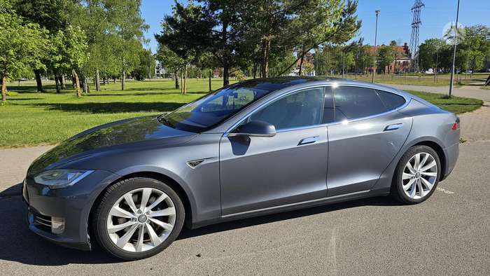 Tesla Model S, 85 кВт·ч, Хэтчбек