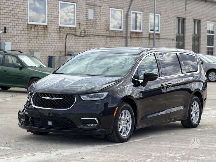 Chrysler Pacifica, 3.6 l., off-road / crossover