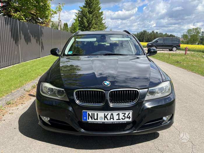 BMW 320, Универсал