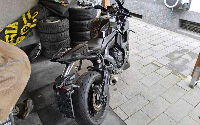 Yamaha R7 690cc, superbikes