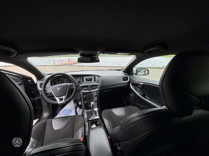 Volvo V40, 2.0 l., Хэтчбек