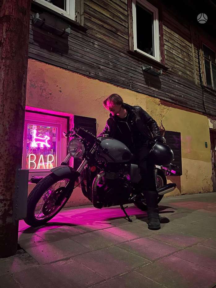 Triumph Thruxton 865cc, street / klasikiniai