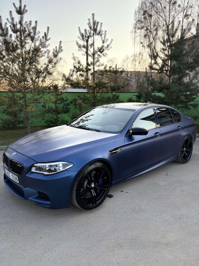 BMW M5, 4.4 l., Седан