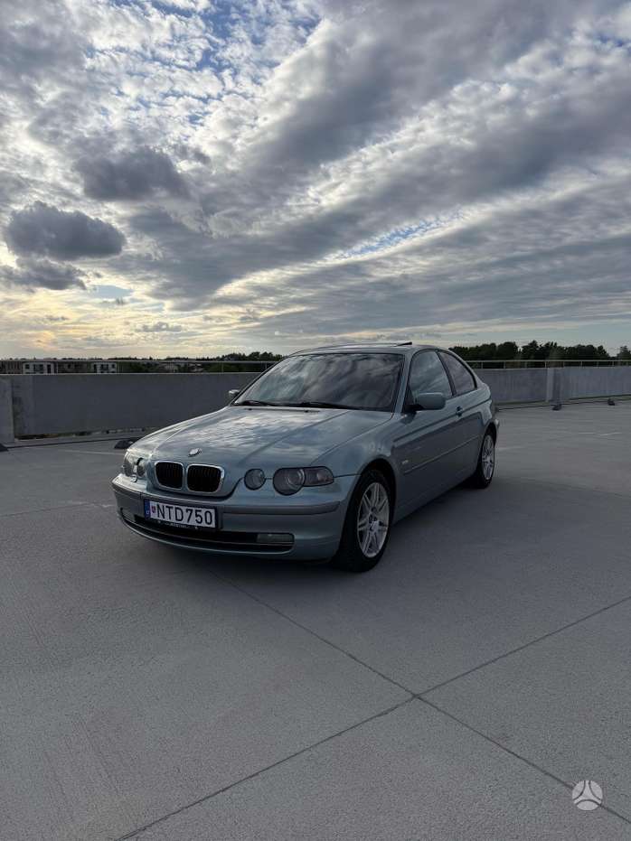 BMW 320, 2.0 l., hatchback