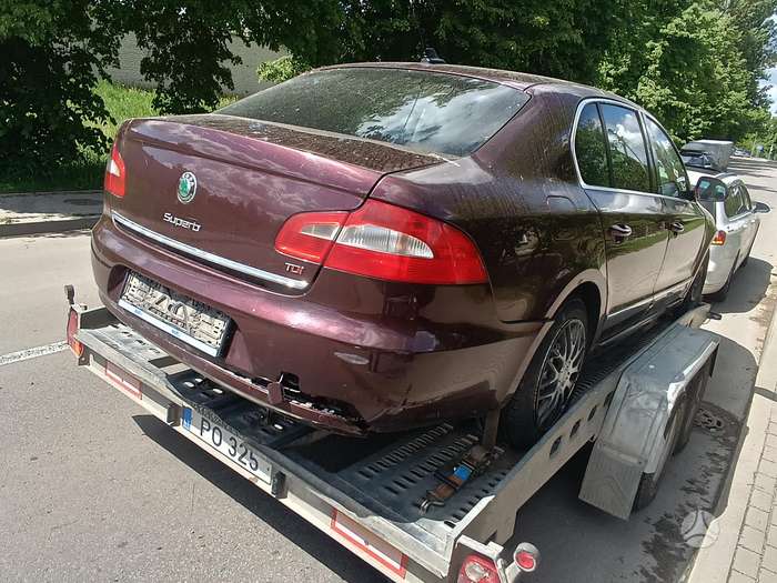 Skoda Superb, 2.0 l., Седан