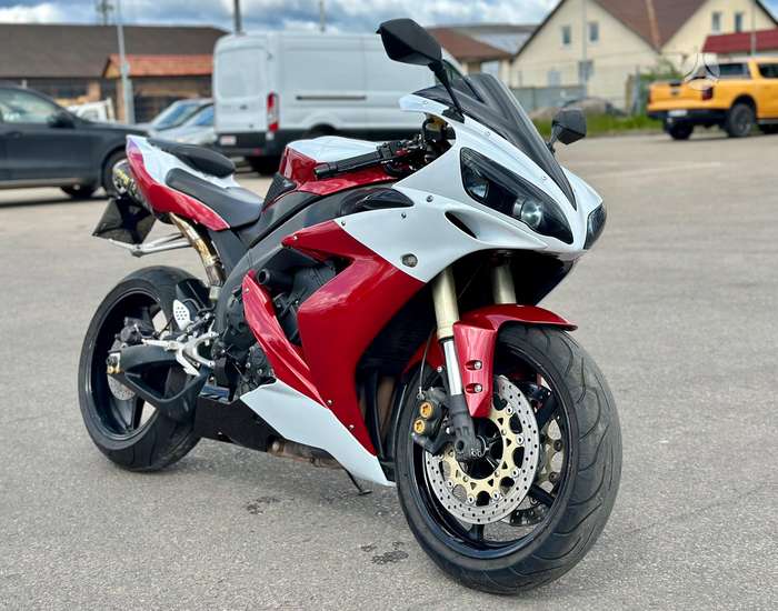 Yamaha R1 1000cc, superbikes