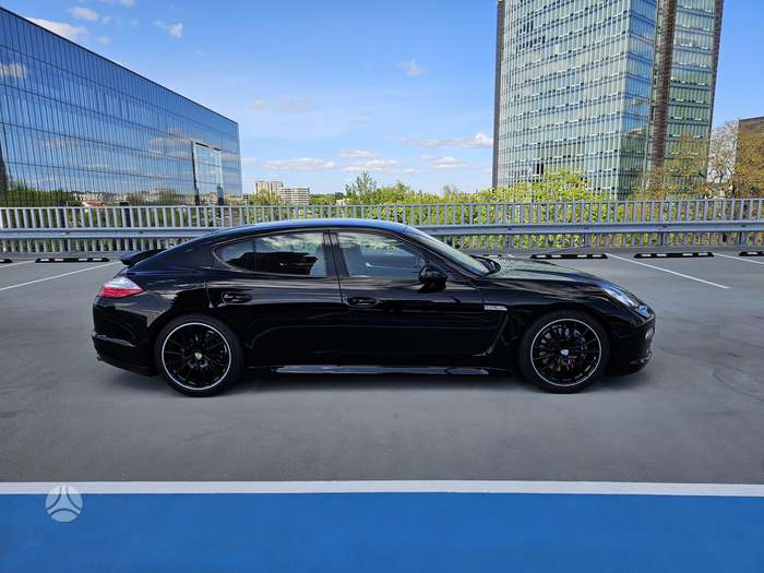 Porsche Panamera, 3.0 l., Седан