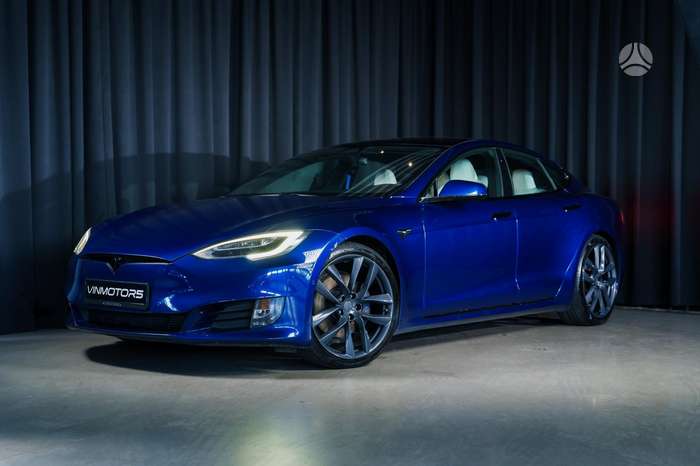 Tesla Model S, sedanas