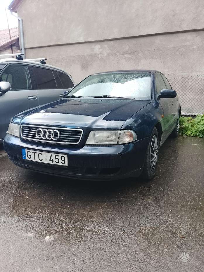 Audi A4, 1.8 l., Седан
