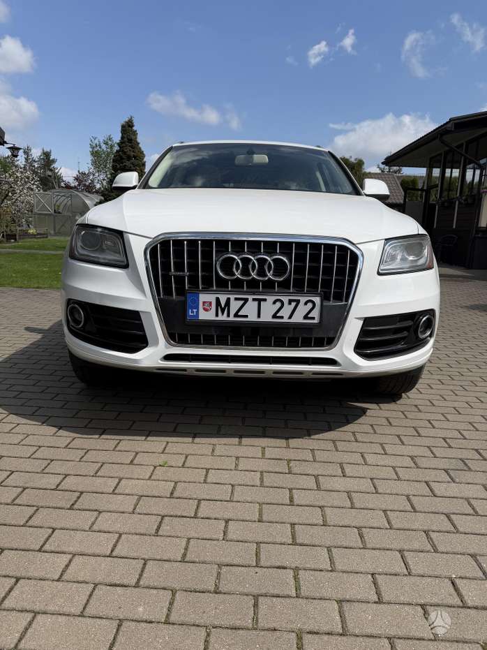 Audi Q5, 2.0 l., off-road / crossover