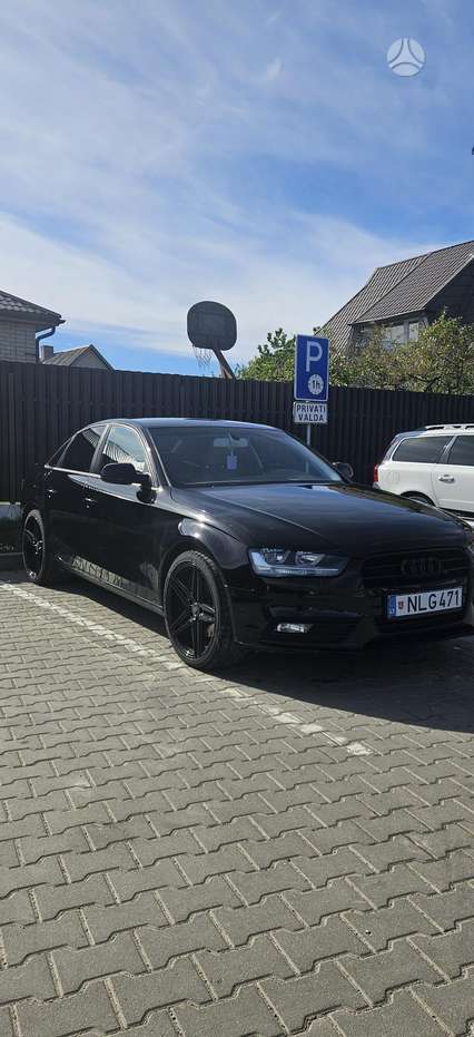 Audi A4, 2.0 l., Седан