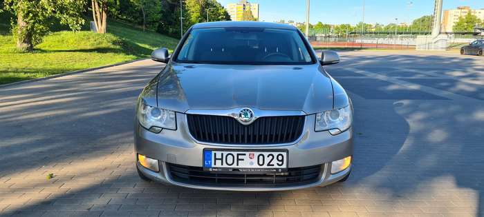 Skoda Superb, 2.0 l., Седан