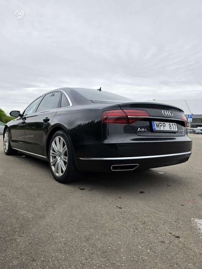 Audi A8, 4.2 l., Седан