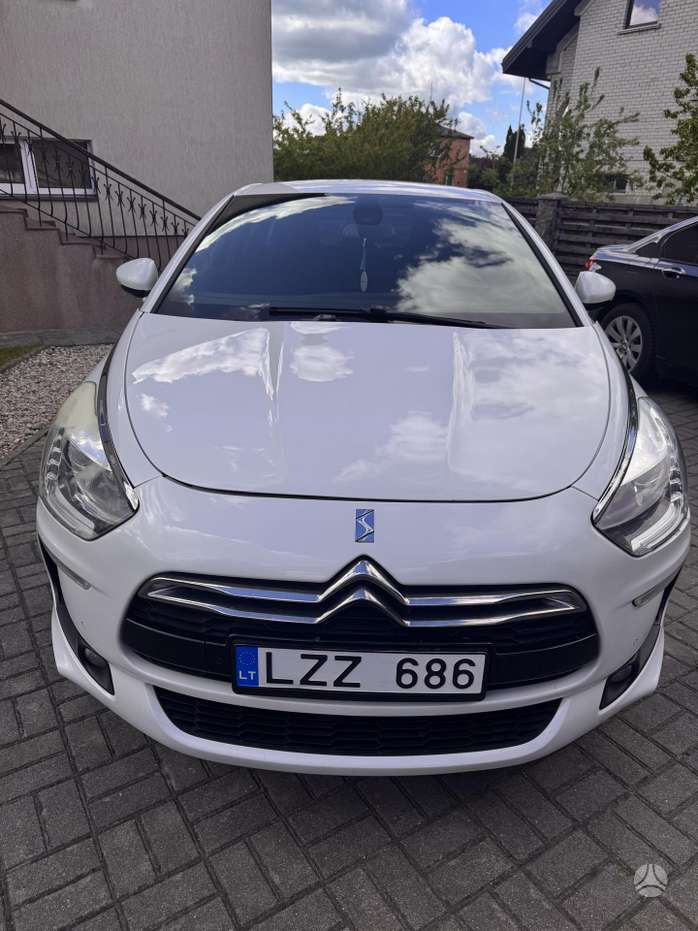 Citroen DS5, 1.6 l., hatchback