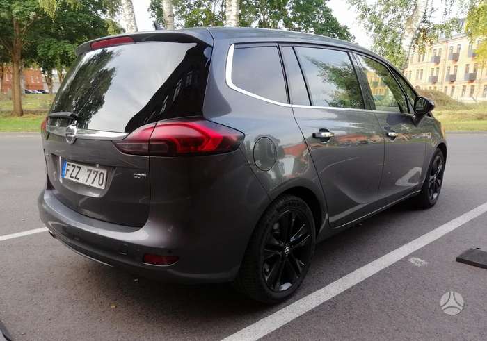 Opel Zafira Tourer, Минивэн
